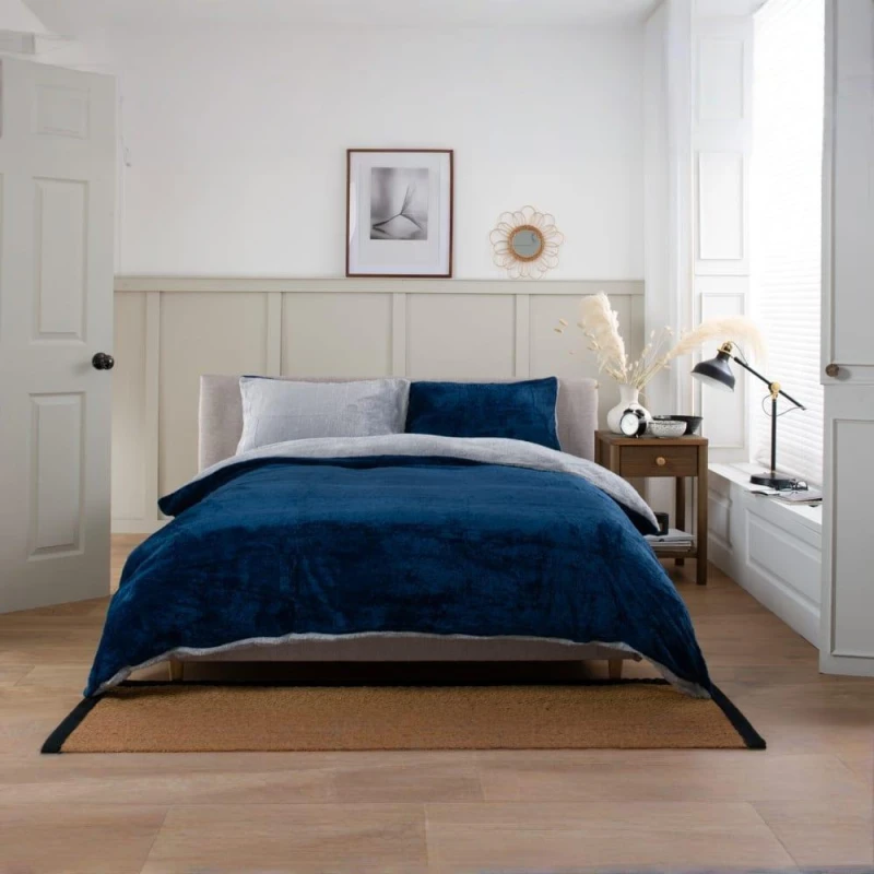 Image of The Lyndon Company Teddington ExtraSoft Furry Fleece Duvet Cover Set Navy unisex Single