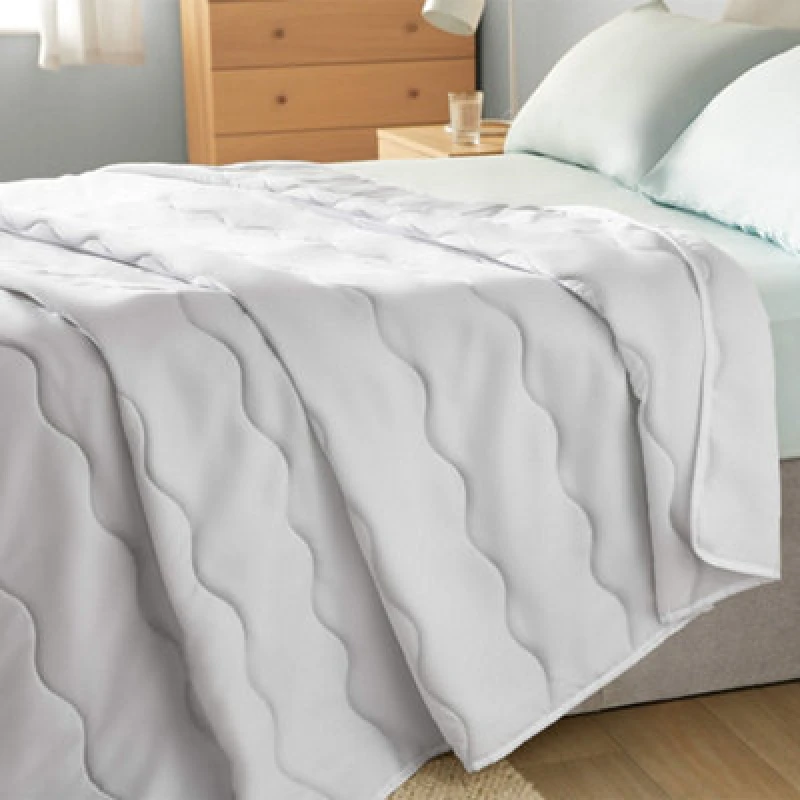 Image of Silentnight Summer Breeze Duvet - 2.5 Tog - King