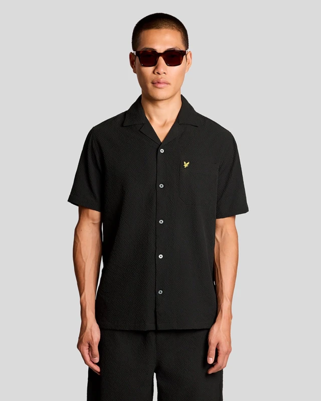 Image of Lyle & Scott Mens Short Sleeve Crinkle Resort Shirt in Black