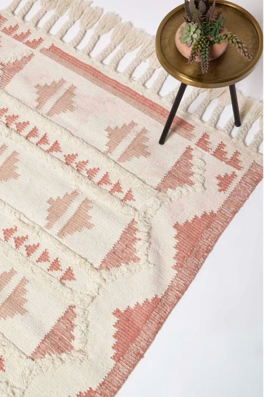 Image of HOMESCAPES Satara Pink Kilim Wool Rug 160 x 230cm - Homescapes RU1422D