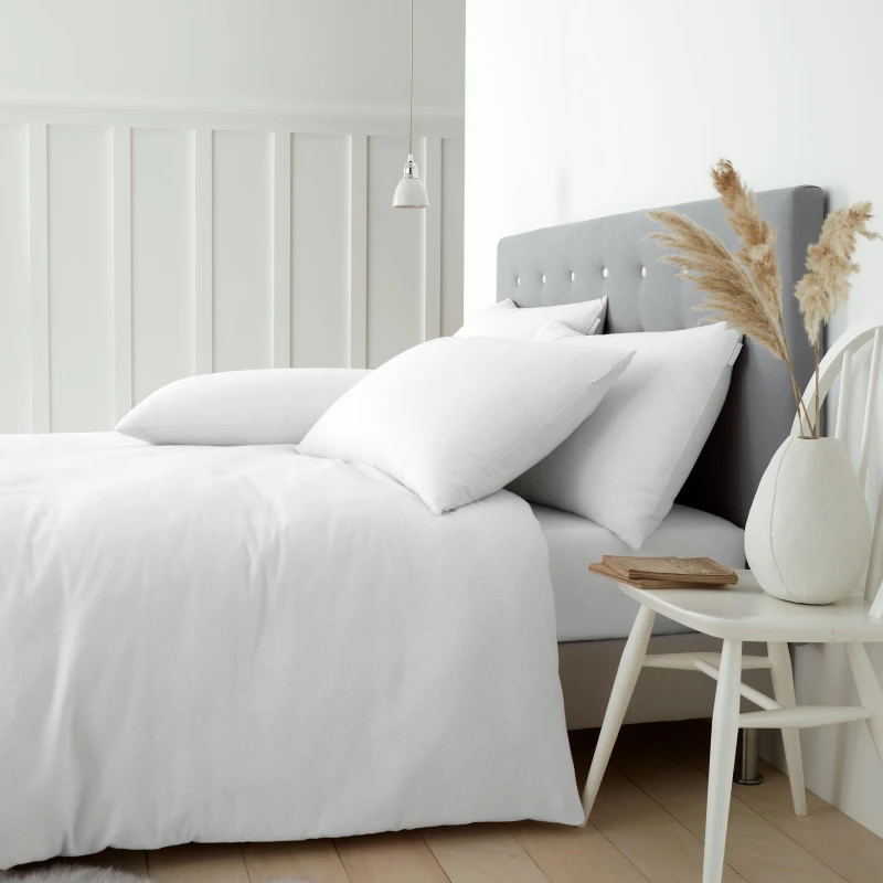 Image of Catherine Lansfield Catherine Lansfield 'Brushed Cotton' Duvet Cover Set in White Size: Double White Double Unisex 5057681115405