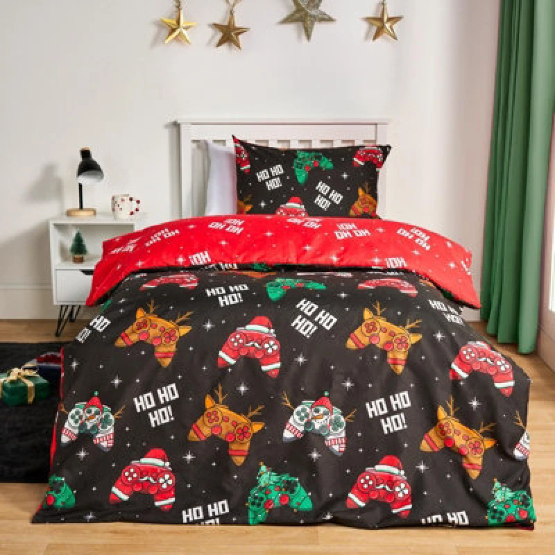 Image of OHS OHS Xmas Gaming Bedding Set Reversible Duvet Cover with Pillowcase in Black Size: Double Black Double Unisex 5027434222902