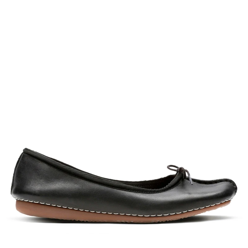 Image of Clarks Clarks Women Freckle Ice Black Leather Pumps Size: 5.5-Standard Fit Black 5.5-Standard Fit Female 5051039638998