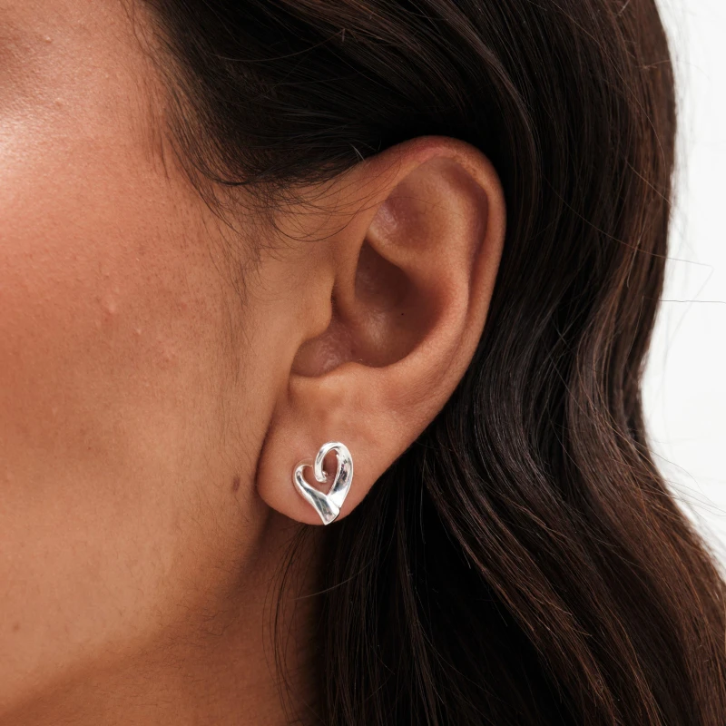 Image of Simply Silver Sterling Silver 925 Polished Tapered heart Earrings Silver female