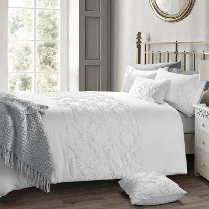 Image of Intimates Tufted Design Duvet Cover & Pillowcase Set in White Size: King White Unisex King