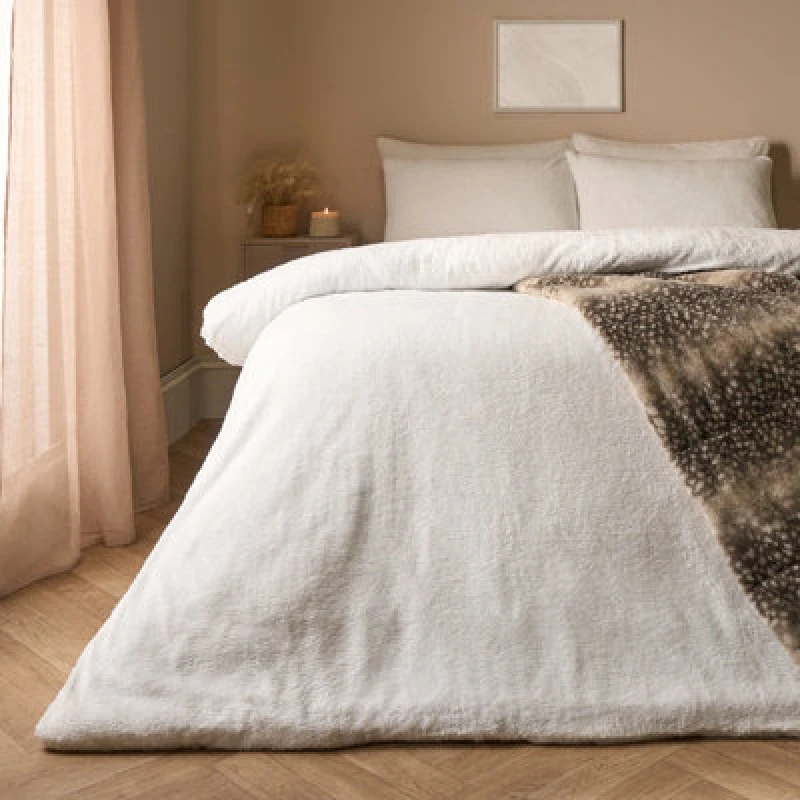 Image of OHS OHS Thermal Soft Teddy Fleece Duvet Cover Bedding Set in White Size: Single White Single Unisex 5027434172368