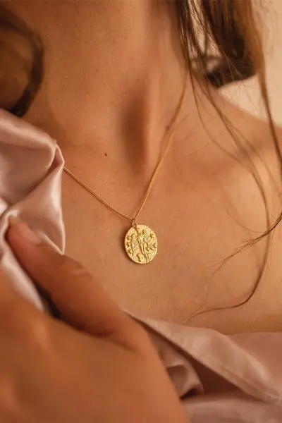 Image of Elk & Bloom Chunky 14K Gold Goddess Layered Necklace Gold