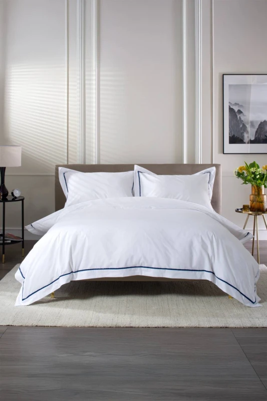 Image of The Lyndon Company Boutique Hotel Hampstead 200 Thread Count Cotton Duvet Cover Set in Blue Size: Super King Blue Unisex Super King