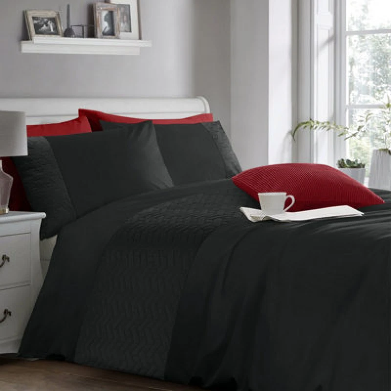 Image of Velosso Black Quilted Geo Duvet Cover And Pillowcase Set Single