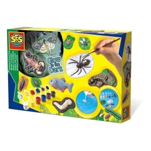 image of SES Creative - Childrens Scary Animals Glow-in-the-Dark Casting and Painting Set (Multi-colour)