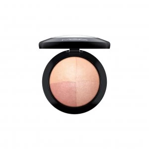 Image of MAC Mineralize Skinfinish Nuanced