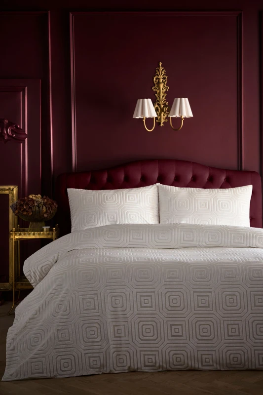 Image of Laurence Llewelyn-Bowen Laurence Llewelyn-Bowen 'Emile' Geometric Jacquard Duvet Cover Set in Cream Size: Super King Cream Super King Unisex 5056734