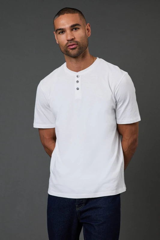 Image of Burton Burton Men White Grandad Neck T-Shirt Size: large White L Male 5045746536791