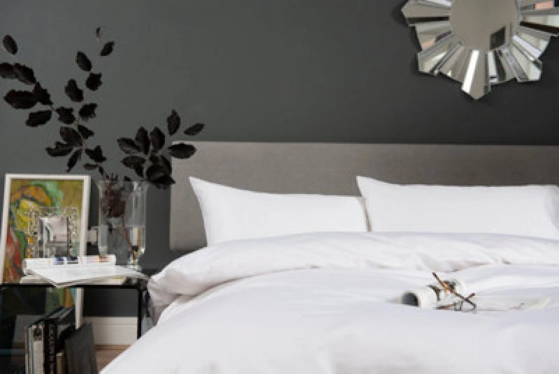 Image of The Lyndon Company The Lyndon Company 800 Thread Count 100% Cotton Luxury Hotel Quality Duvet Cover Set in White Size: Double White Double Unisex 50