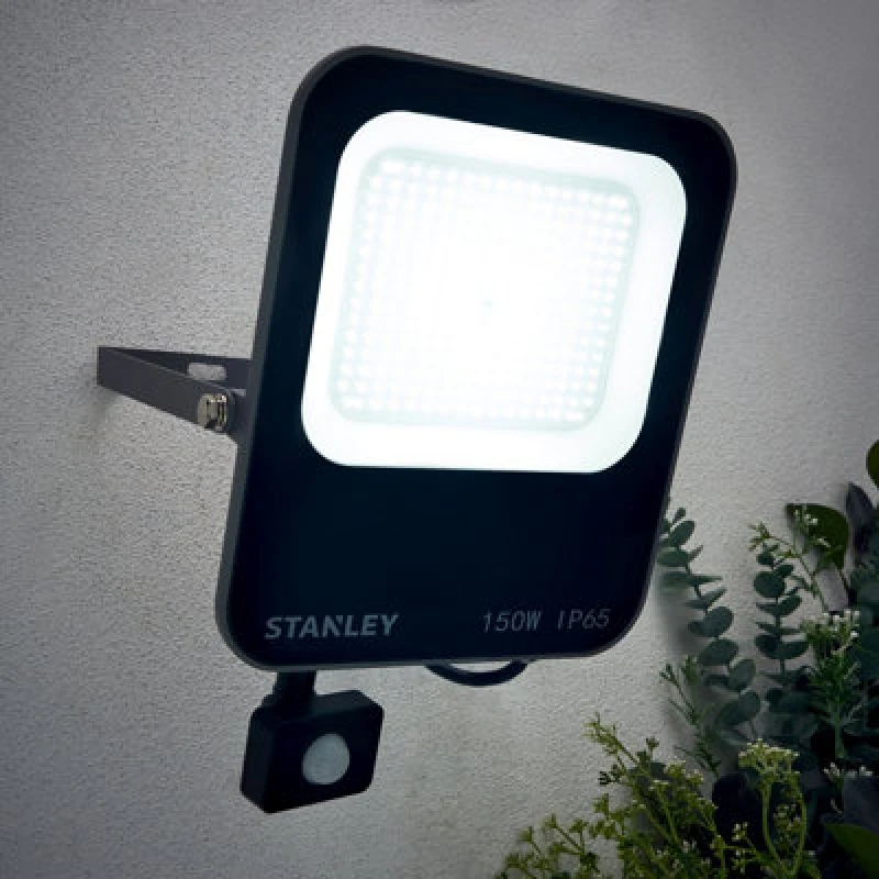 Image of Stanley Ik10 Black Mains-Powered Cool Daylight Outdoor LED Pir Floodlight 16500Lm