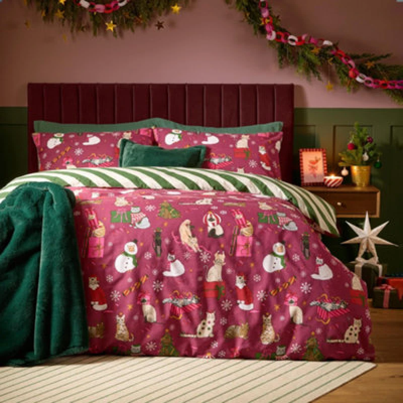 Image of furn. Furn Feline Festive Reversible Christmas Duvet Cover Set, Purrgundy, Super King